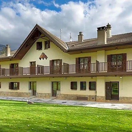 Villanua-edificio Collaradeta- מלון Villanúa